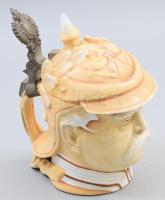 Otto von Bismarck kancellárt mintázó német porcelán sörös korsó, fém szerelékkel, alján "Muster...