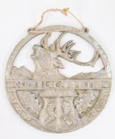 Cerbul Carpatin Brasov (Brassó, Erdély) étterem alumínium díszemblémája szarvassal, kopásokkal, d: 18 cm