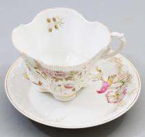 Szecessziós virágmintás csésze alátéttel, kis kopással, d: 14,5 cm