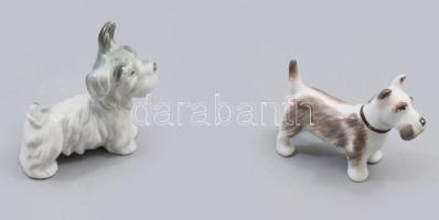 2 darab porcelán kutya figura, egyik kézzel festett, h: 7-8 cm