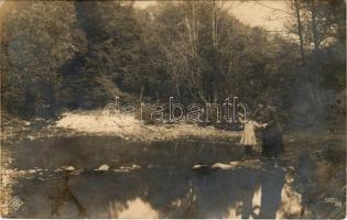 1919 Zilah, Zalau; átkelés a patakon / passing through the creek. photo (EB)