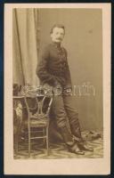 cca 1862 Férfi egyenruhában, keményhátú fotó Angerer bécsi műterméből, 10,5×6,5 cm