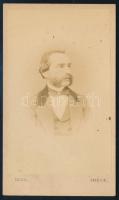 cca 1865 Férfiportré, keményhátú fotó Adéle bécsi műterméből, 10,5×6,5 cm