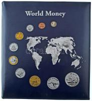 Vegyes 44db-os "A világ bimetál érméi" vákuum-csomagolt összeállítás, dekoratív dombornyomással díszített "World Money" albumban, ABC sorrendbe rendezve. Közte Magyarország 2009. 200Ft + Ecuador 1995. 100S + Kína 1999. 10Y + Jamaika 2001. 20$, stb. T:vegyes, de javarészt UNC-AU, patina Mixed 44pcs "Bimetal Coins of the World" vacuum-packed compilation, in decorative embossed "World Money" album, arranged alphabetically. Including Hungary 2009. 200 Forint + Ecuador 1995. 100 Sucres + China 1999. 10 Yuan + Jamaica 2001. 20 Dollars, etc. C:mixed, but mostly UNC-AU, patina
