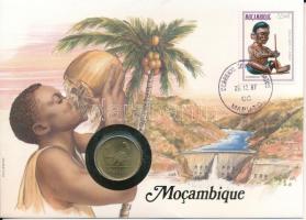 Mozambik 1982. 1M felbélyegzett borítékban, bélyegzéssel, német nyelvű leírással T:UNC Mozambique 1982. 1 Metical in envelope with stamp and cancellation, with German description C:UNC