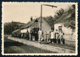 1942 Szászvár, keskeny nyomtávú ipari vasút, fotó, 6×8,5 cm