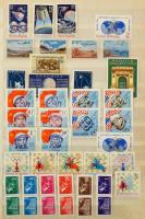 Románia gyűjtemény az 1960-1990 közötti időszakból, benne rengeteg sor és blokk, jó motívumok, vágot...