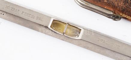 cca 1910 Mátra Feik és Tsa fém vízmérték, jelzett, bőr tokban, h: 9,5 cm
