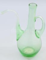 Borkiöntő. Erdély, cca 18-19. sz, színezett hutaüveg, m: 21 cm