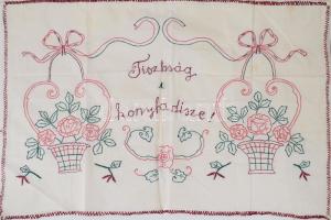 Kézzel hímzett konyhai falvédő, "Tisztaság a konyha dísze" felirattal, 47x73 cm