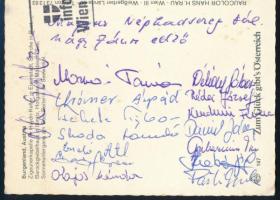 1980 A Magyar Néphadsereg labdarúgó-válogatottjának tagjai által aláírt képeslap, köztük Nagy János ...
