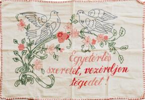 Kézzel hímzett konyhai falvédő, "Egyetértés, szeretet, vezéreljen tégedet!" felirattal, 50x74 cm