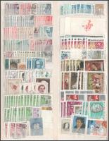 Kis magyar tétel kétoldalas nagyalakú berakólapon, közte portó bélyegek és többlet példányok