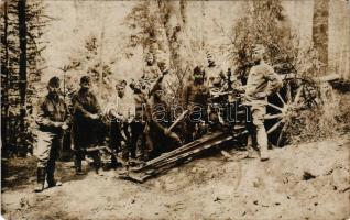 1917 Első világháborús osztrák-magyar katonák, tüzérség / WWI Austro-Hungarian K.u.k. military, artillery. photo + " K.u.k. Reitende Artilleriedivision No. 10. Batterie No. 2." + "K.u.k. Feldpostamt 283" (szakadás / tear)