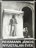 Nyugtalan évek. Reismann János fotóművész munkássága. Brassai bevezetésével. Ford.: Széll Jenőné és Réz Pál. Tervezte Kass János. [Bp.], 1982., Corvina. Gazdag fekete-fehér képanyaggal illusztrált. Kiadói kartonált papírkötés, kissé kopott borítóval.