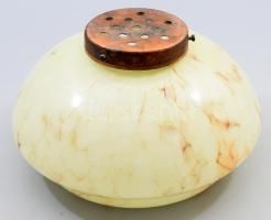 Márványos színezésű kétrétegű lámpabúra, szájánál kis pattogzással, réz fogatórésszel, d: 26 cm