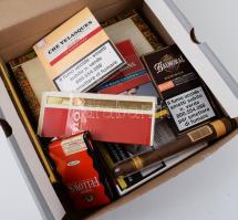 Doboznyi szivaros doboz, közte egy bontatlan 5 darabos Rio szivar + bontatlan Habana szivar.