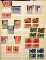 Tétel maradvány főleg az 1950-es évekből 21 lapos Schaubek csavaros berakó 25 oldalán, jobb kiadások...