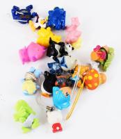 16 darab klf műanyag játékfigura