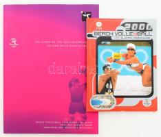 2000 Beach Volleyball [Strandröplapda], Sydney Olimpia kiadványok, 2 db. Teljes adatbázis (1 könyv), 2. könyv: eredménylista  Két figyelemre méltó kiadvány a 2000-es sydney-i olimpia férfi és női strandröplabdatornájáról. 1. könyv. A verseny rendkívül nívós, 144 (!) oldalas beharangozó bulletinje rengeteg színes képpel, a 16-16 férfi és női páros tagjainak részletes bemutatásával, addigi eredményeivel, a sportág történetével és szabályaival, szakszótárával és az 1997-től az olimpiáig rendezett nagy versenyek eredményeivel. 2. könyv:A kiadvány tartalmazza a 2000-es olimpia valamennyi férfi és női strandröplabda-mérkőzésének jegyzőkönyvét, az elején az ágrajzot, a végén a statisztikák.