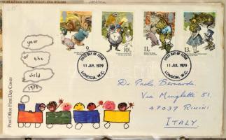 Nagy-Britannia 1977-1979 Kb. 30 db FDC közepes FDC berakóban