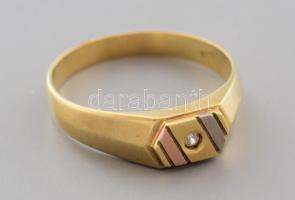 Arany (Au) 14K cirkóniával díszített pecsétgyűrű, jelzett, méret: 63, bruttó: 3,6 g