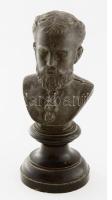 Habsburg-Lotaringiai Rudolf osztrák-magyar trónörökös büsztje, fém, fa talapzaton, jelzés nélkül, kisebb sérülésekkel, m: 17 cm