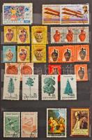 Postatiszta külföldi + bélyegzett magyar és külföldi bélyegek 4 db A/4 + 4 közepes berakóban