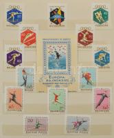 Népköztársasági címeres 22 x 14 cm 10 lapos berakó, benne sorok és blokkok az 50-60-as évekből