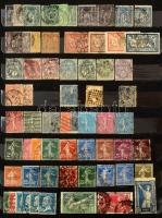 Franciaország a klasszikusoktól 1960-ig bélyegzett, utána 1965-ig postatiszta gyűjtemény, 8 lapos közepes berakóban