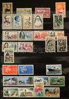 Franciaország a klasszikusoktól 1960-ig bélyegzett, utána 1965-ig postatiszta gyűjtemény, 8 lapos kö...