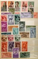 Érdekes, főleg tengerentúli tétel sok postatisztával, teljes sorokkal, 12 lapos közepes berakóban