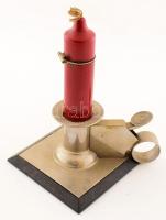 Gyertyatartó alakú öngyújtó, m: 14 cm