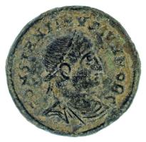 Római Birodalom 325-326. II. Constantinus / Heraclea Follis (2,34g) T:XF Roman Empire 325-326. Constantine II / Heraclea Follis "DN CONSTANTINVS IVN NOB C / PROVIDEN-TIAE CAESS - SMH gamma" campgate with two turrets, no door, nine layers, star above (2,34g) C:XF RIC VII 77