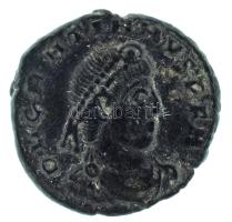 Római Birodalom 367-375. Gratianus / Siscia AE3 bronz (2,29g) T:XF Roman Empire / Siscia / Gratian 367-375. AE3 bronze "DN GRATIANVS PF AVG / GLORIA RO-MANORVM - S - D - gamma SISC" Emperor walking right, head turned back, holding labarum and dragging bound captive behind him (2,29g) C:XF RIC IX 14c