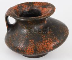 Iparművészeti mázas kerámia kancsó, kis kopottsággal, 17x14 cm