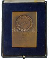Berán Nándor (1889-1965) 1935. "Budapesti Egyetemi Gyorsíró Egyesület" bronz díjplakett, "200° - I. DIJ - 1935. V. 20." gravírozással, "Berán N. Bpest" gyártói jelzéssel, eredeti tokban (51x79mm) T:AU,XF patina