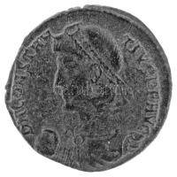 Római Birodalom 348-350. II. Constantius / Cyzicus AE Follis (4,68g) T:XF Roman Empire 348-350. Constantius II / Cyzicus AE Follis "DN CONSTAN-TIVS PF AVG / FEL TEMP REPARATIO - SMKS" emperor standing right, holding standard with chi-rho on banner, two captives leaning left at foot left (4,68g) C:XF RIC VIII 70