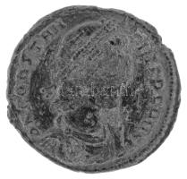 Római Birodalom 348-351. II. Constantius / Konstantinápoly AE2 (5,30g) T:XF,VF Roman Empire 348-351. Constantius II / Constantinople AE2 "DN CONSTAN-TIVS PF AVG / FEL TEMP RE-PARATIO - gamma - CONSZ" soldier spearing fallen horseman who is wearing a Phrygian helmet, no beard, clutching horse's neck (5,30g) C:XF,VF RIC VIII 82