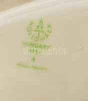 Hollóházi párnát kirázó lány. Jelzett, hibátlan, m: 27,5 cm