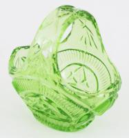 Zölden színezett üvegkosár asztaldísz, jelzés nélkül, hibátlan, m: 15 cm