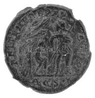 Római Birodalom 348-350. / II. Constantius / Aquileia / AE2 bronz (4,74g) T:XF
Roman Empire / 348-3...