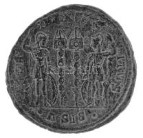 Római Birodalom 334-335. / II. Constantius / Aquileia / Follis bronz (2,28g) T:XF
Roman Empire 334-...