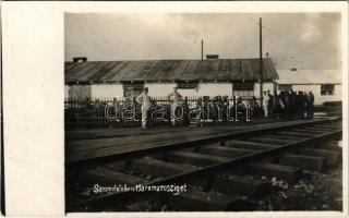 Máramarossziget, Sighetu Marmatiei; Sammelstelle / vasútállomás, német katonák / railway station, WWI German soldiers. photo