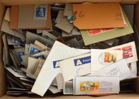 Svájc csomagkivágás tétel, bélyegek nagyrészt kartonon, hullámkarton dobozban