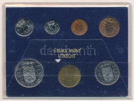 Hollandia 1978. 1c "Julianna" - 2 1/2G "Julianna" (6xklf) forgalmi sor műanyag tokban, pénzverdei zsetonnal T:UNC patina Netherlands 1978. 1 Cent "Julianna" - 2 1/2 Gulden "Julianna" (6xdiff) coin set in plastic case with mint jeton C:UNC patina