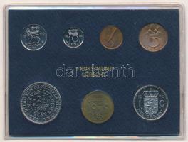 Hollandia 1979. 1c "Julianna" - 2 1/2G "Julianna" (6xklf) forgalmi sor műanyag tokban, pénzverdei zsetonnal T:UNC patina Netherlands 1979. 1 Cent "Julianna" - 2 1/2 Gulden "Julianna" (6xdiff) coin set in plastic case with mint jeton C:UNC patina