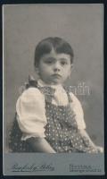 cca 1900-1910 Kislány portréja, vizitkártya Rasofszky Béla nyitrai (Nitra, Neutra) műterméből, 10,5x6,5 cm