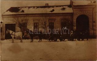 1909 Kaposvár (?), gyerekek lóvontatta szánkón, télen. photo (fl)