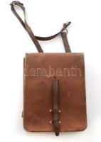 cca 1950 Katonai térképtartó bőr táska szíjjal, sérüléssel, 28x22 cm